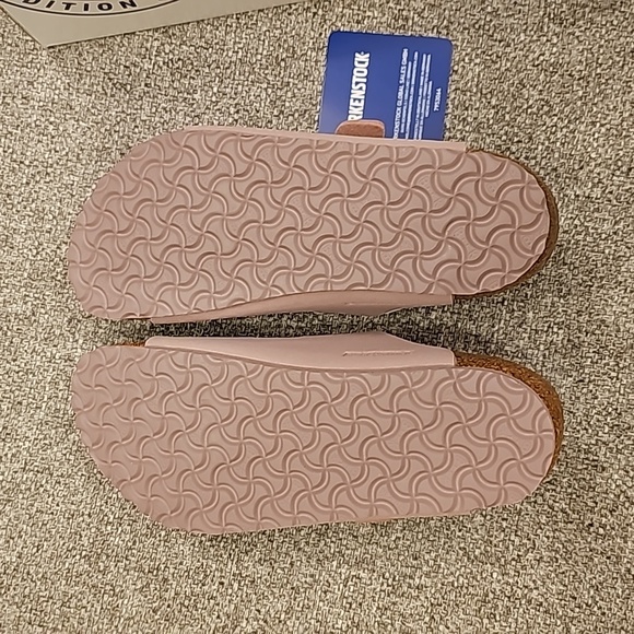 New with Box, Girls Birkenstock Arizona Sandals, Size 1.0 (US) - Picture 6 of 6